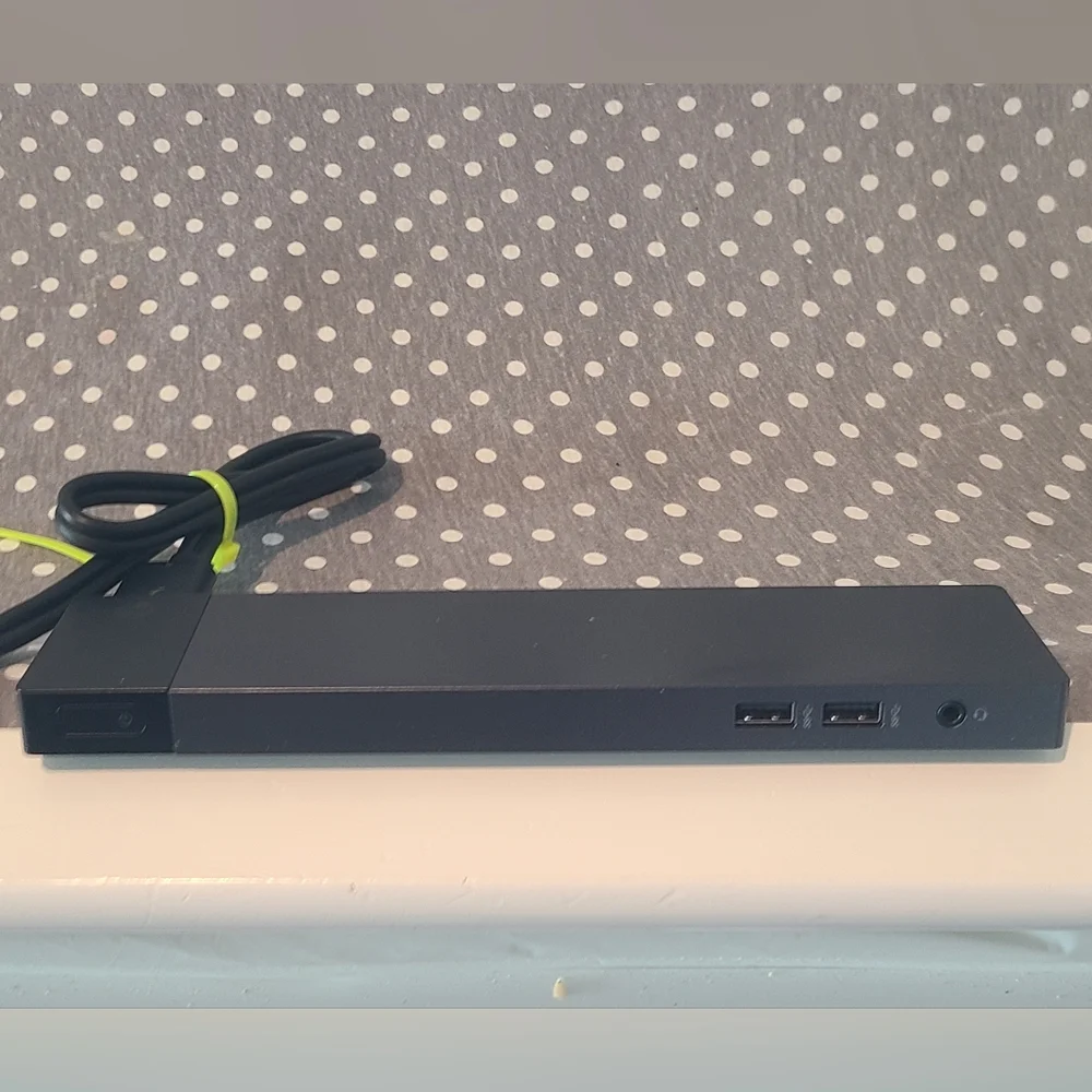 Genuine HP Elite Thunderbolt 3 dock w/USB-C cable HSTNN-CX01 - No power supply